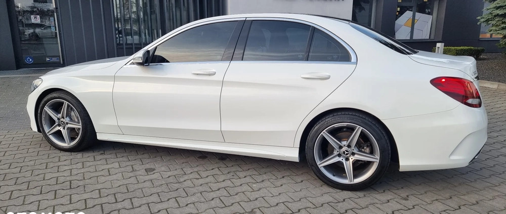 Mercedes-Benz Klasa C cena 99900 przebieg: 133580, rok produkcji 2017 z Toruń małe 407